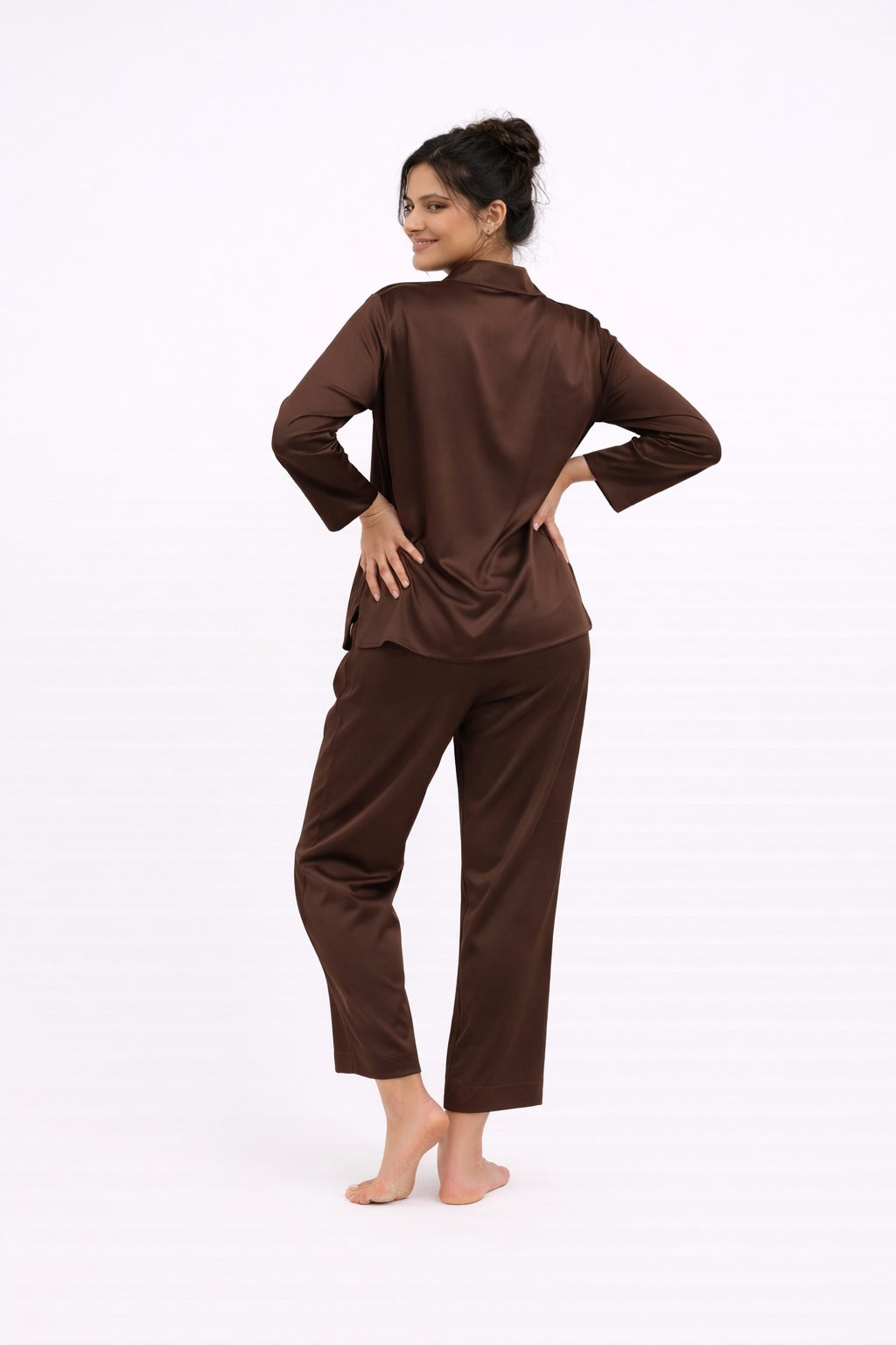 PYJAMA SATIJN - DARK BROWN